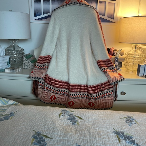 Beautiful sweater/coat!  Warm and cozy! Great fall colors! - Picture 2 of 8